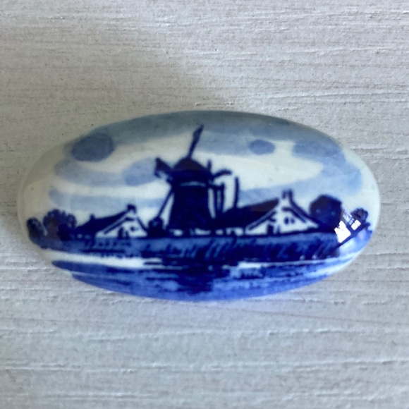 Oval Vintage Blue Delft Holland Windmill Brooch/ Pin 🧷Bundle & Save - Picture 2 of 4